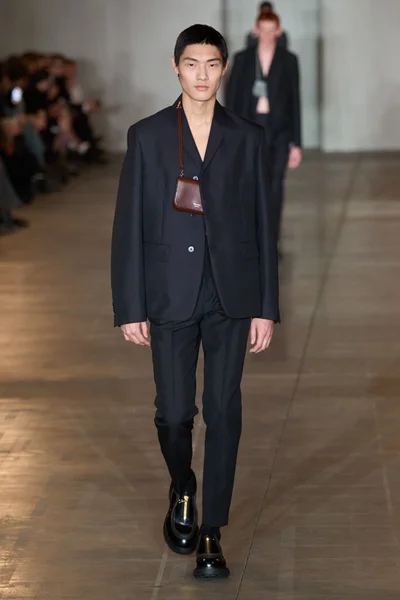 Look 3